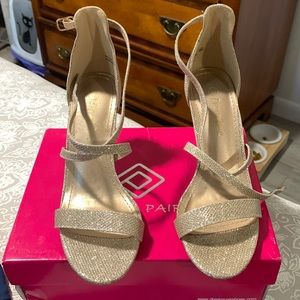 Dream Paris gold glitter heels 5 1/2